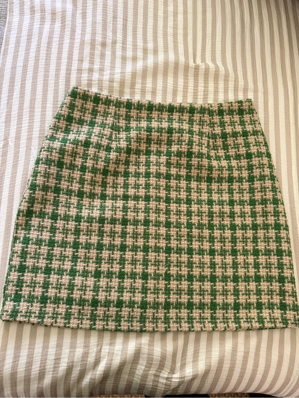 Green & Cream Houndstooth Mini Skirt — Classic A-Line